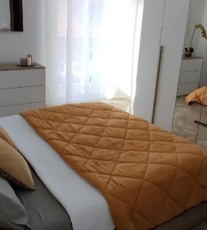 Delizioso Con Terrazzo In Centro-delicious With Terrace Apartment