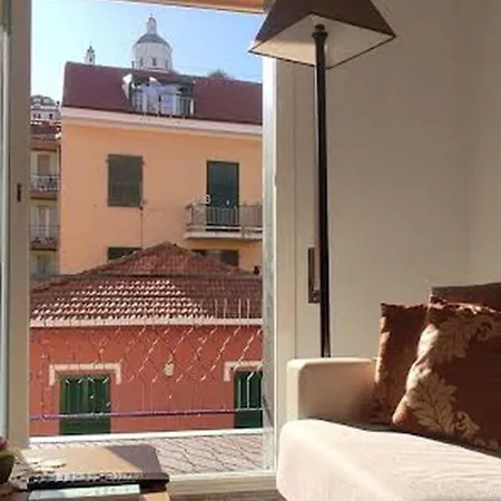 Delizioso Con Terrazzo In Centro-delicious With Terrace Apartment Sanremo