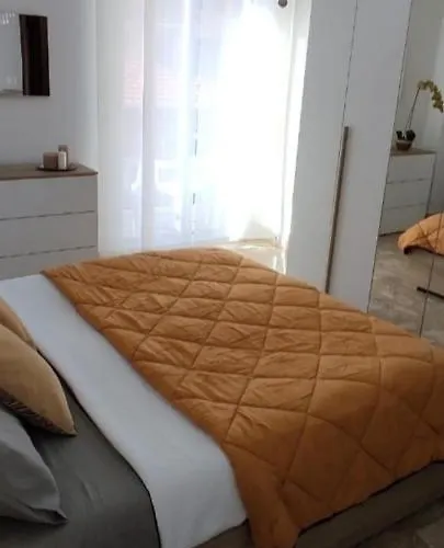 Delizioso Con Terrazzo In Centro-delicious With Terrace Apartment