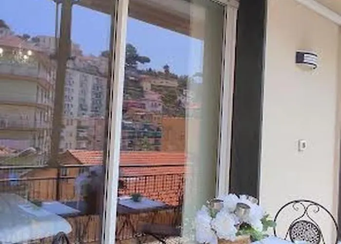 Apartment Delizioso Con Terrazzo In Centro-delicious With Terrace